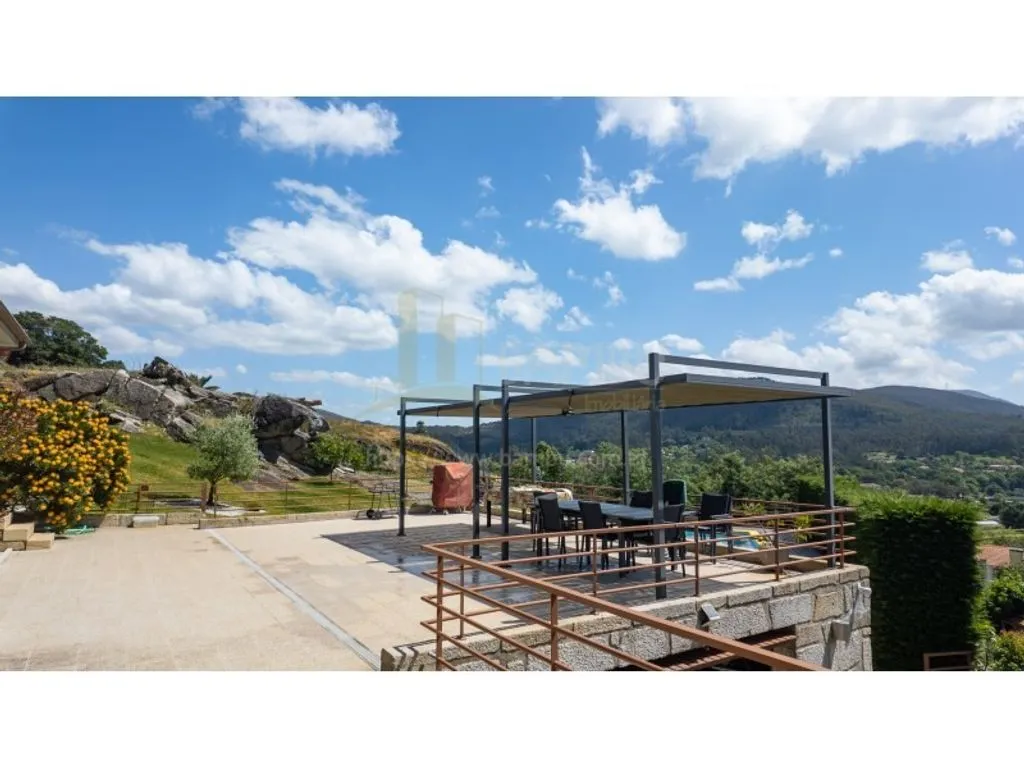 Terrace - Luxury House with Mountain View in Caminha