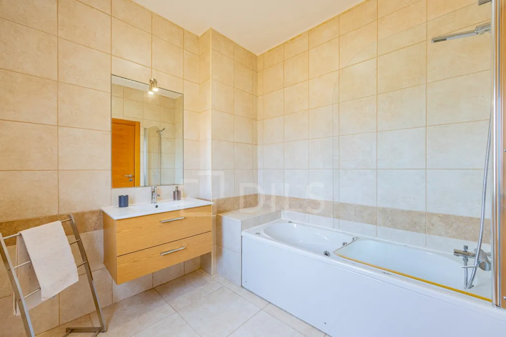 Salles de bain - Modern Villa with Private Terrace in Vilamoura