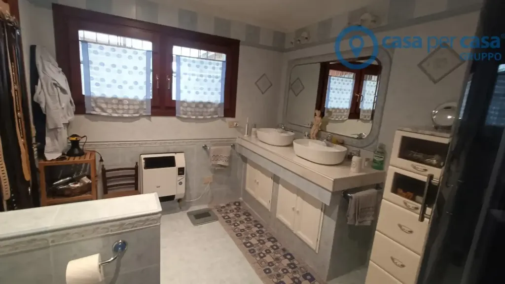 Salles de bain - Rustic Villa with Garden in Lusia