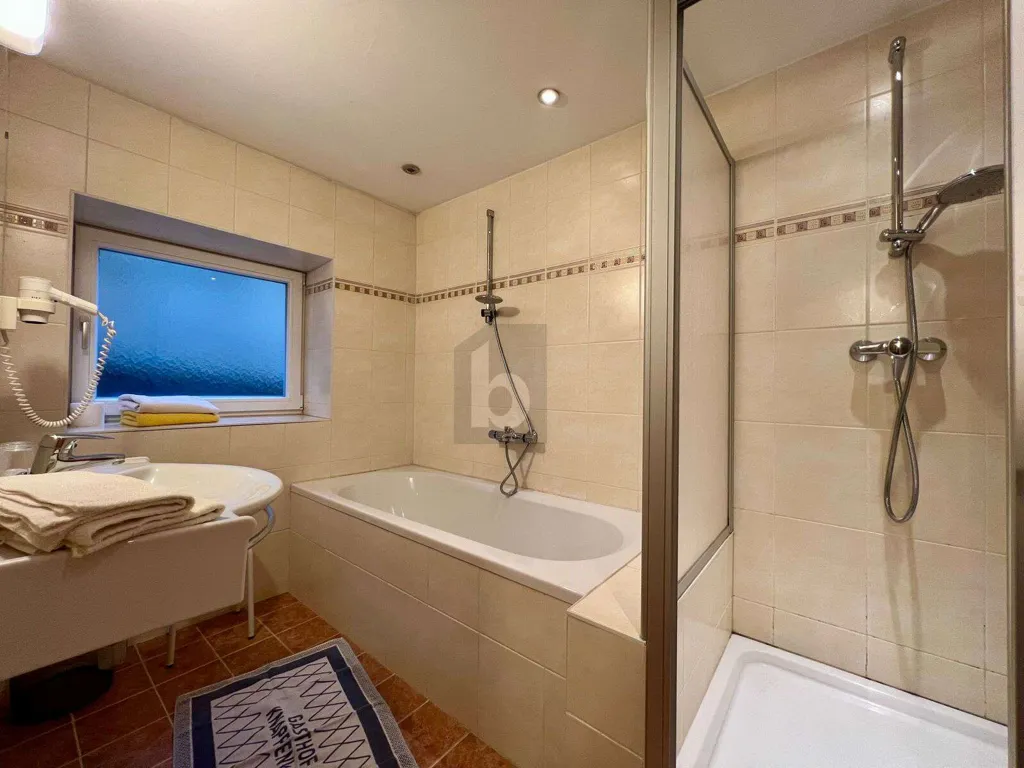 Salles de bain - Gasthaus with Potential in Central Tamsweg