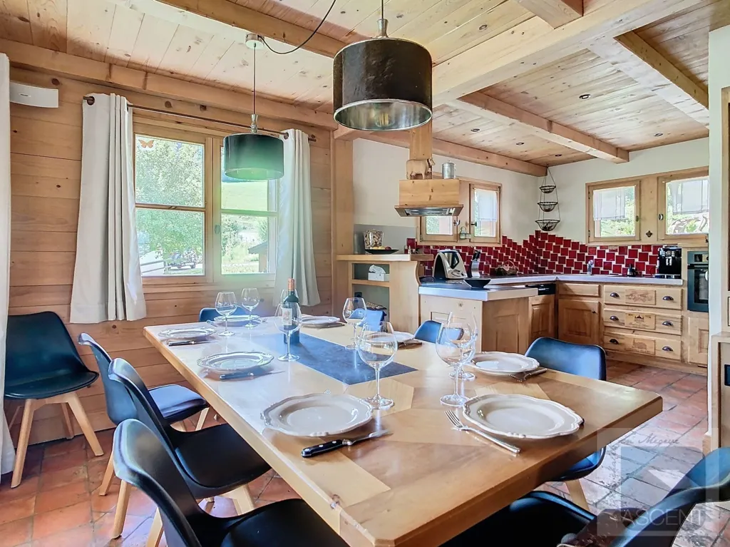 Söögituba - Chalet with Mountain View in Megève