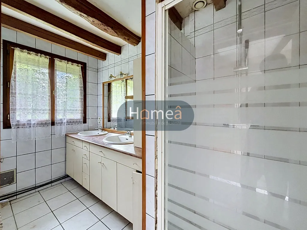 Salles de bain - Longère à Rénover avec Jardin à Pavilly
