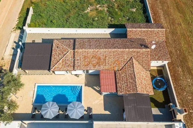Vista aerea - Modern Bungalow with Pool in Ližnjan