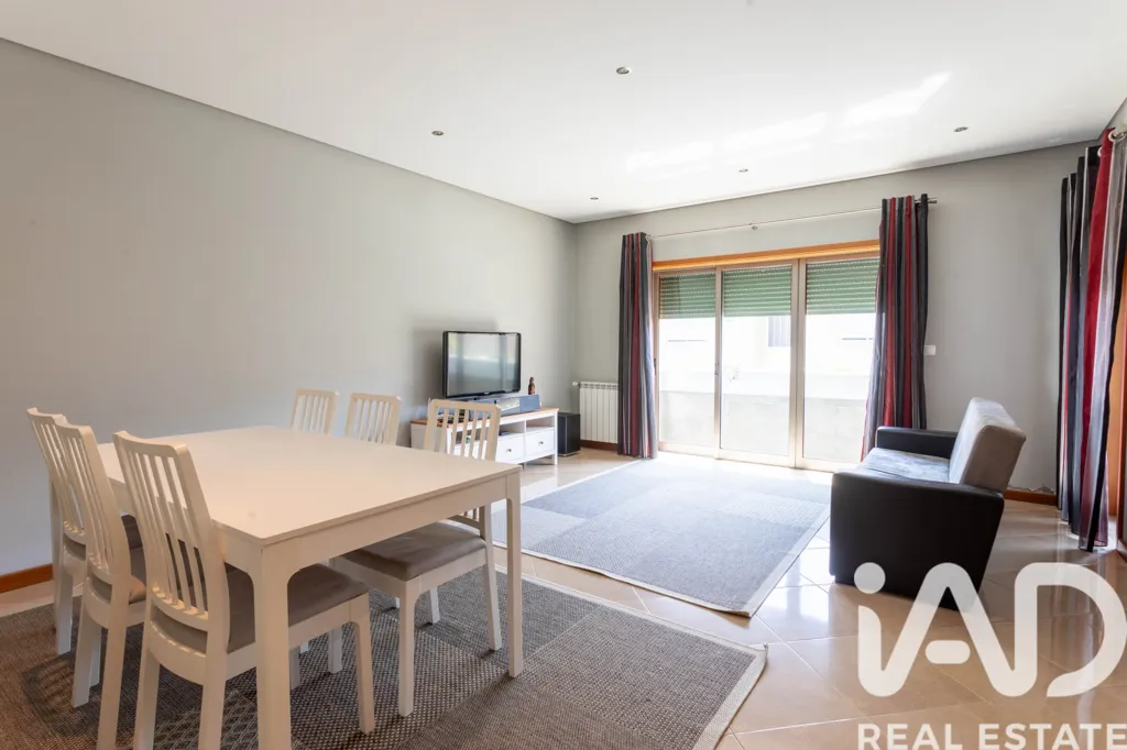 Salle à manger - T3 Apartment with Private Terrace in Pardilhó Centre