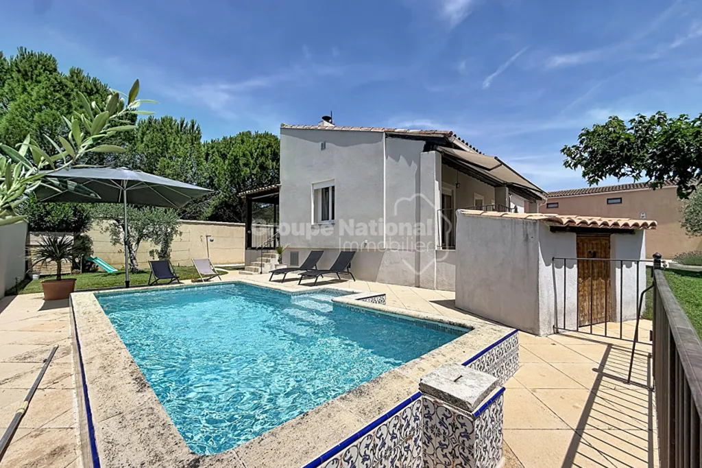 Pool - Renovated Villa with Pool in Cheval-Blanc