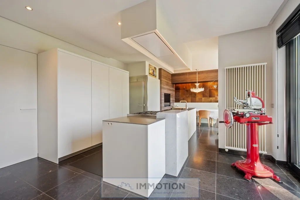 Köök - Stylish Villa with South-Facing Garden in Luxurious Setting