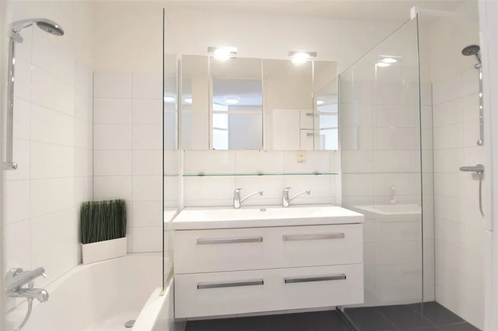 Bagni - Renovated Apartment with View in Den Haag