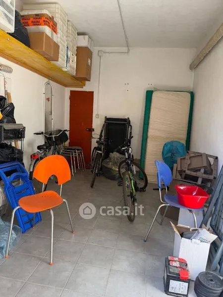 Garage - Modernised Apartment with Garage in Modena