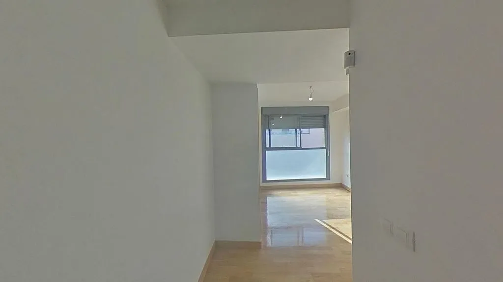 Esik - 1-Bedroom Flat with Garage in Numancia