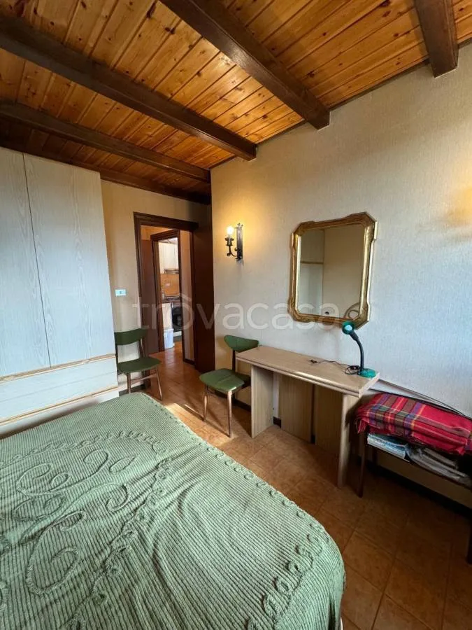 Magamistoad - Rustic Apartment with Mountain View in Roburent