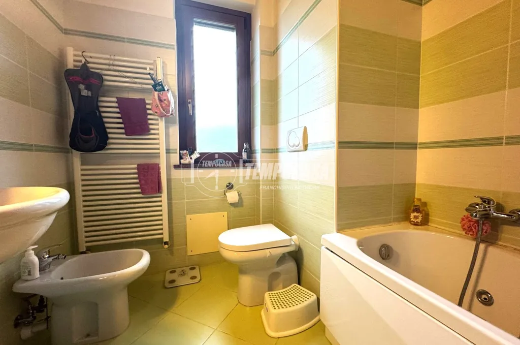 Vannitoad - Modern Apartment with Triple Aspect View in Givoletto