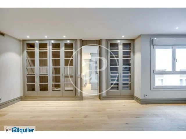 Soggiorno - Apartment with Balcony in Retiro, Madrid