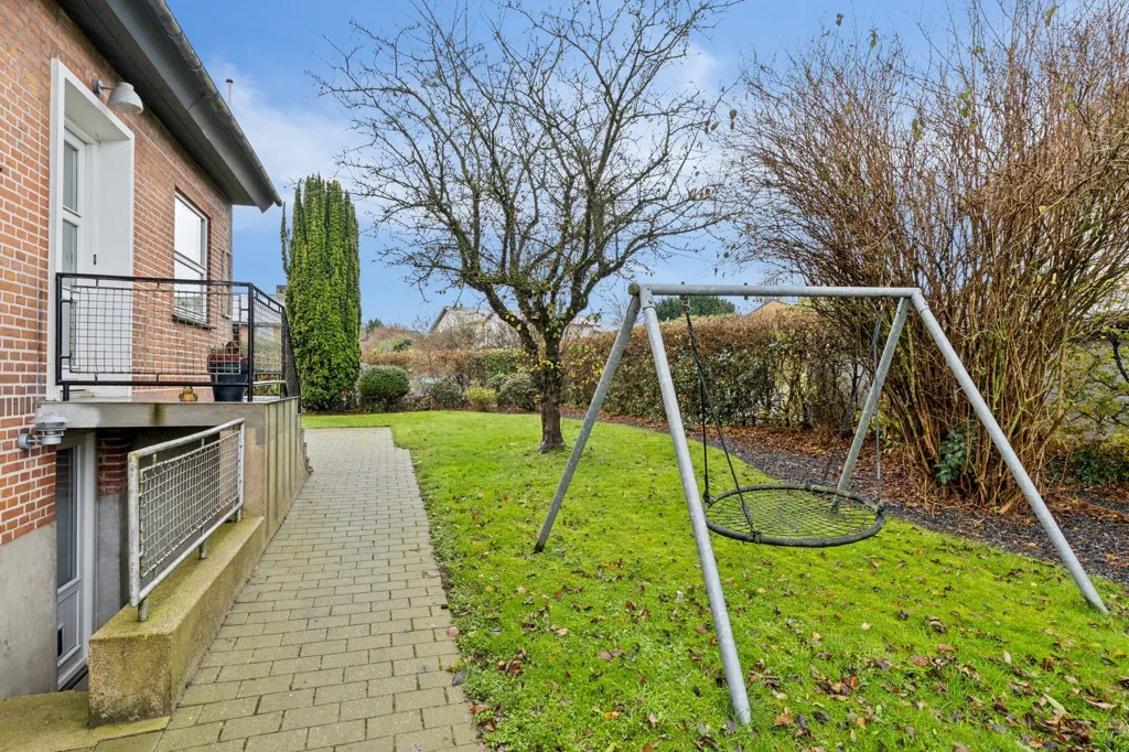 Aed - 1952 Villa with Garden in Padborg