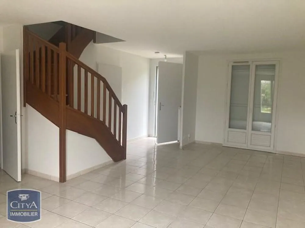 Séjour - Maison 5 Pièces avec Garage à Buxerolles