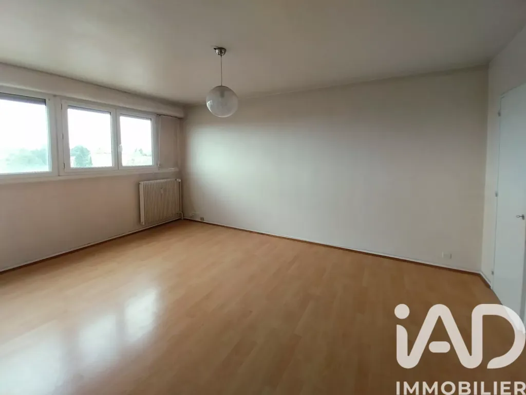 Toad - Bright 2-Bed Flat with Balcony in Limoges