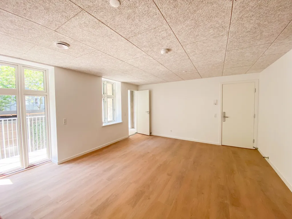 Pièces - Renovated 2-Bedroom Flat with Balcony in Aalborg