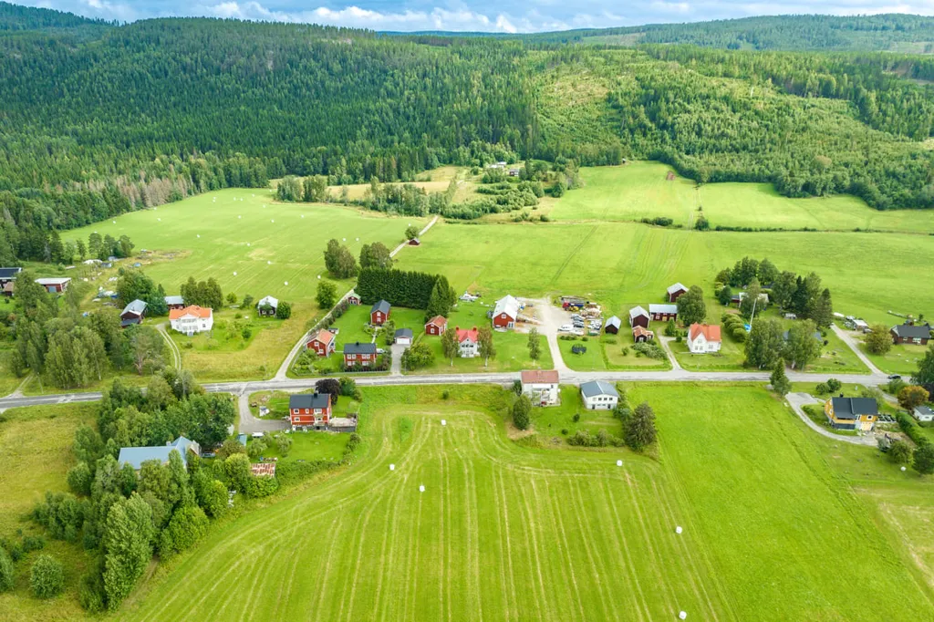 Vue aérienne - Well-Preserved Villa with Nature Access on Indalsvägen