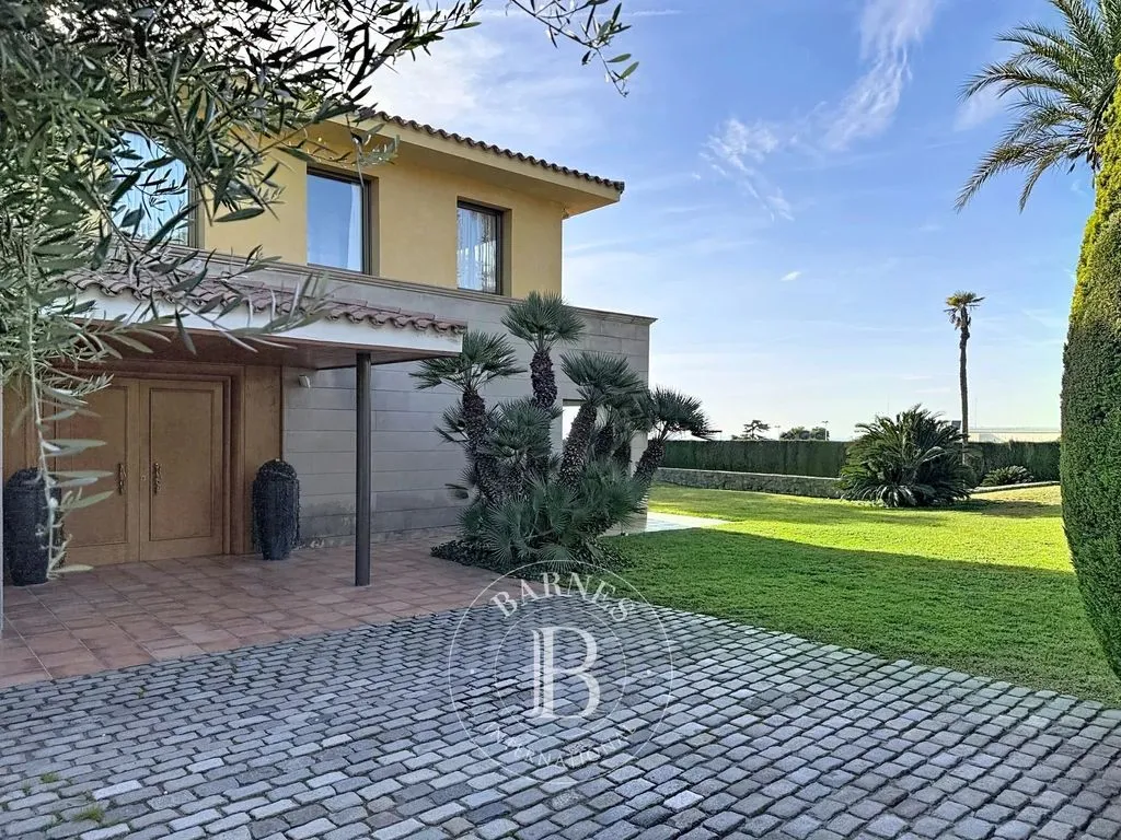 Välivaade - Luxury Villa with Pool in El Masnou