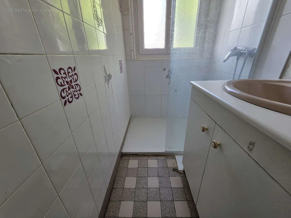 Salles de bain - Maison avec Vue sur le Château d'Hautefort à Excideuil