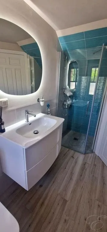 Bathrooms - Detached Country House with Pool in Alcaucín