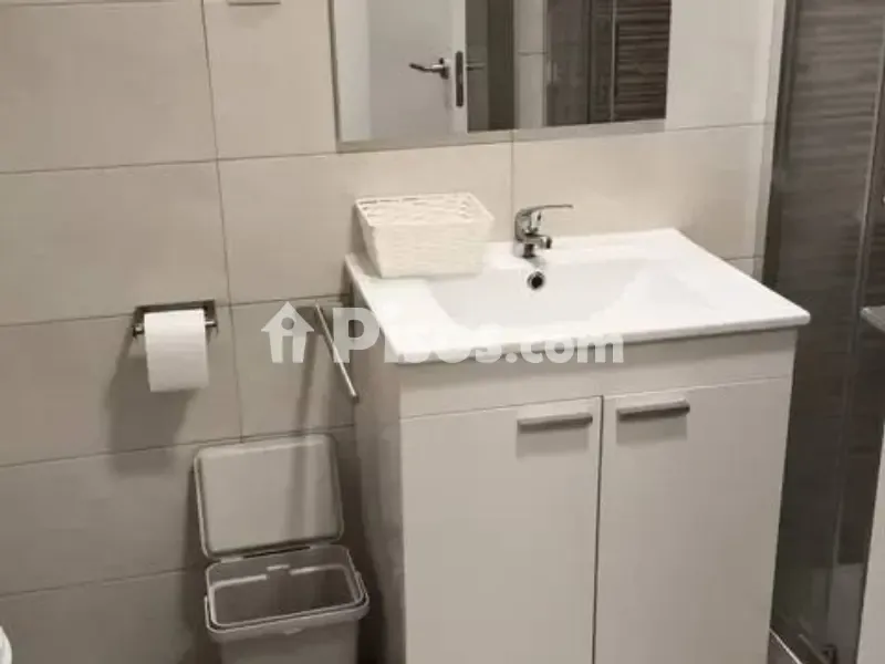 Bathrooms - Studio with South-East Orientation in Chamberí