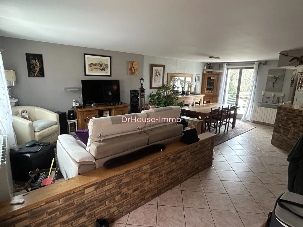 Elutuba - House with Large Garden in Gaillon sur Montcient
