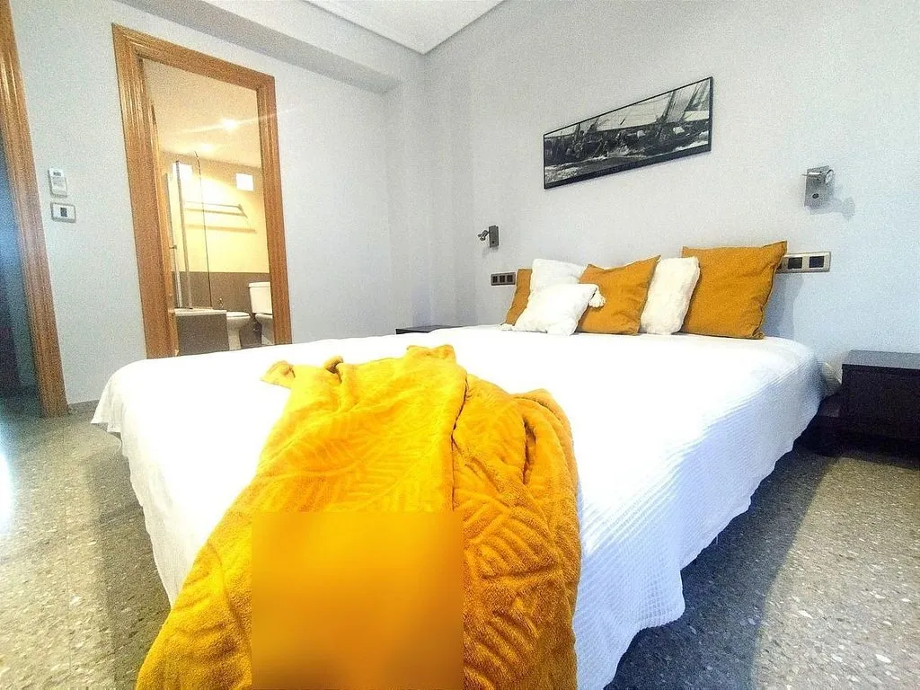 Apartment with Balcony in Benicalap, Valencia