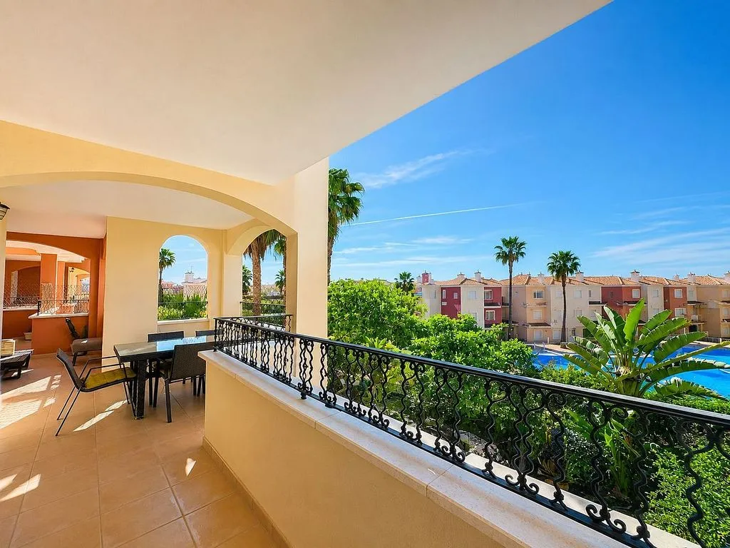 Rõdu - Duplex with Pool and Terrace in Altaona Golf