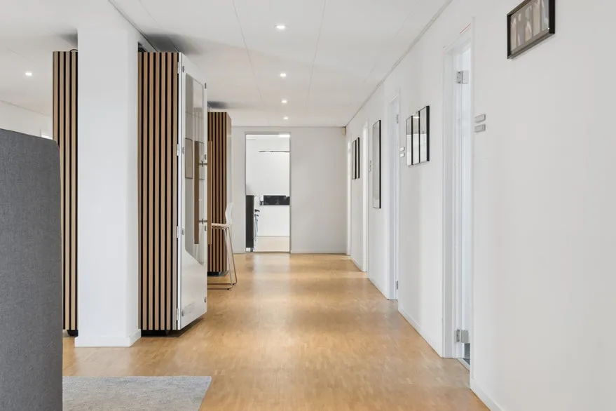 Esik - Modern Office Space with Parking in Nordvest