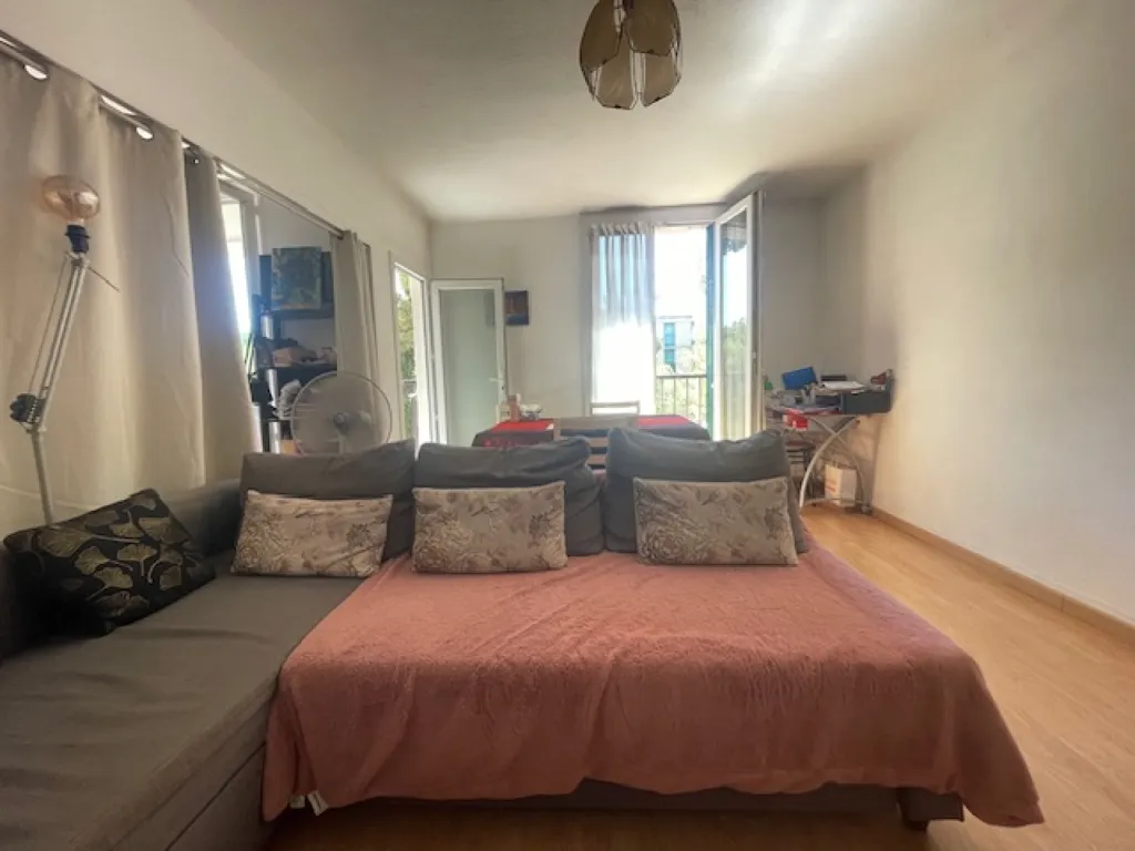 Chambres - T3 avec Balcon et Parking à Marseille