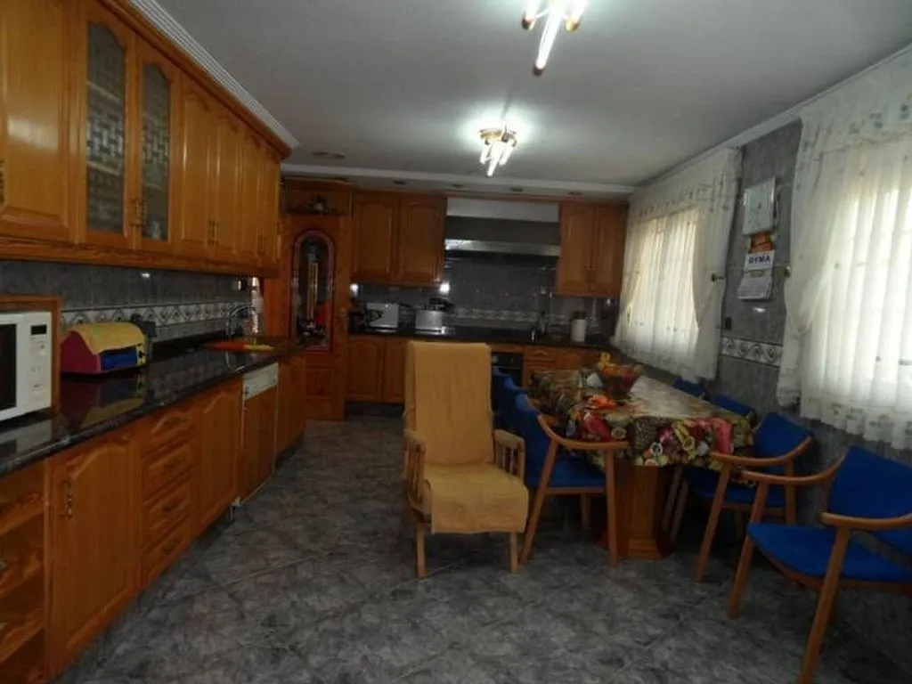 Cuisine - Chalet with Terrace in Ciutat Jardí, Elche