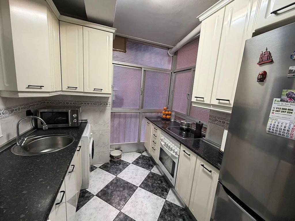 Cuisine - Apartment with Terrace in Canillejas, Madrid