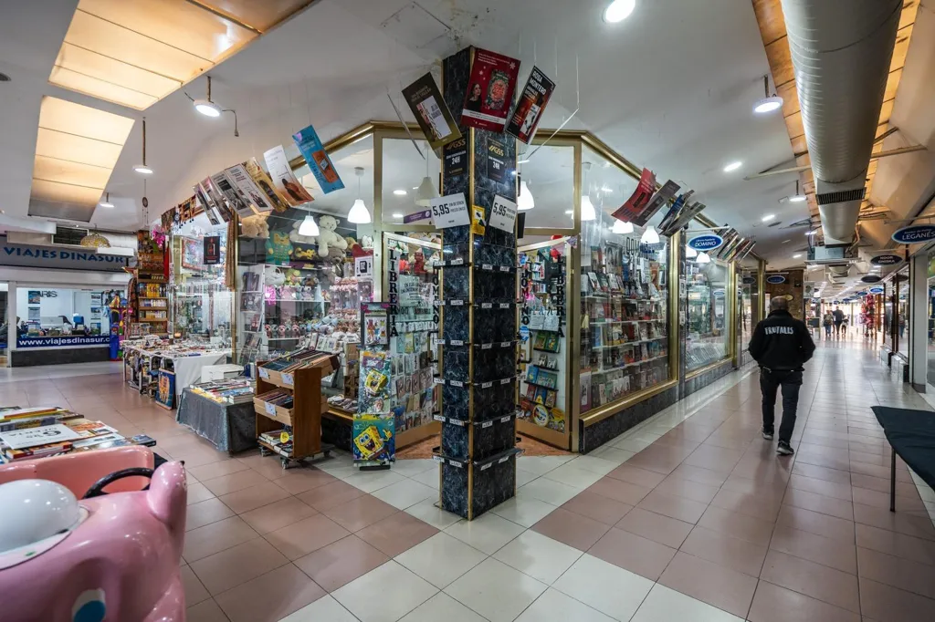 Pièces - Commercial Unit in Plaza España, Leganés