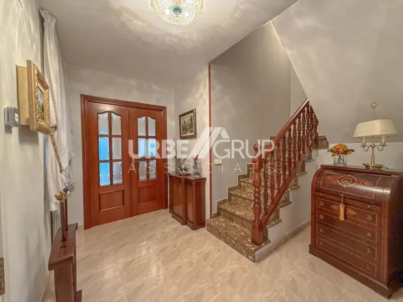 Toad - Detached Corner House with Multiple Terraces in Martorell