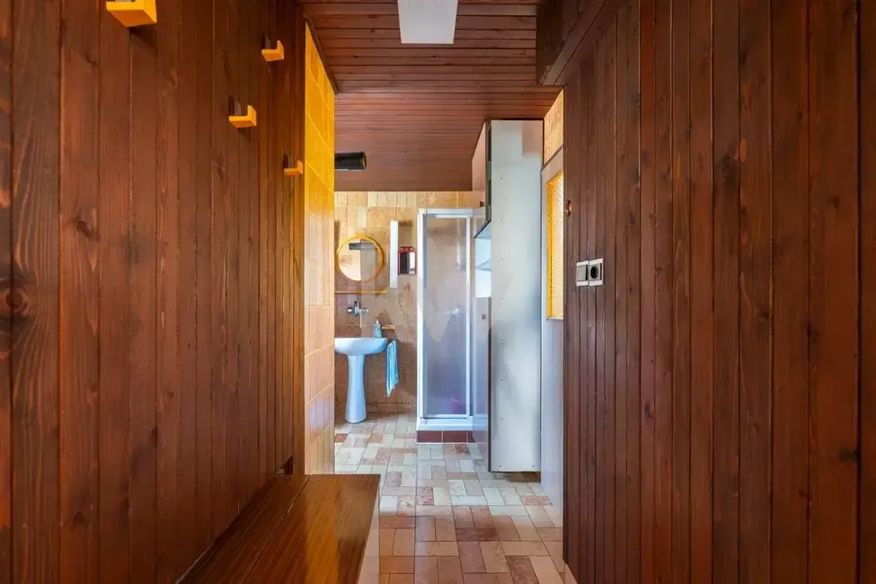 Ingresso - Spacious Family House with Workshop in Maribor