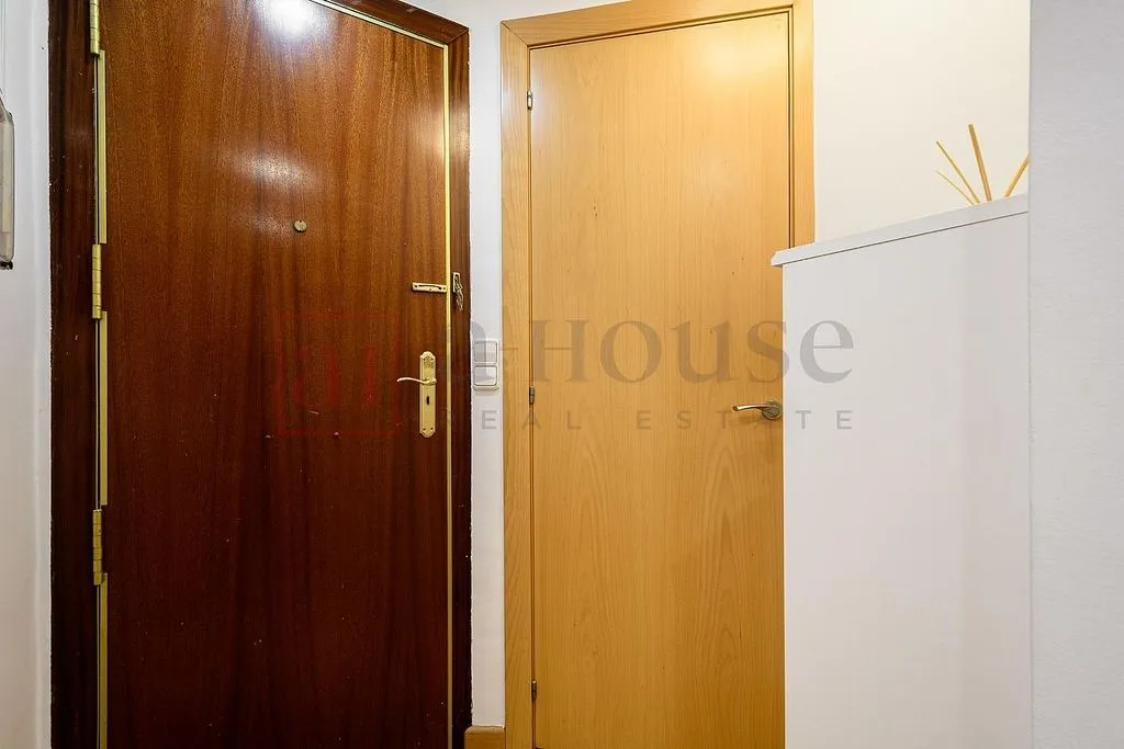 Esik - Luxury Flat with Northwest Views in El Clot, Barcelona