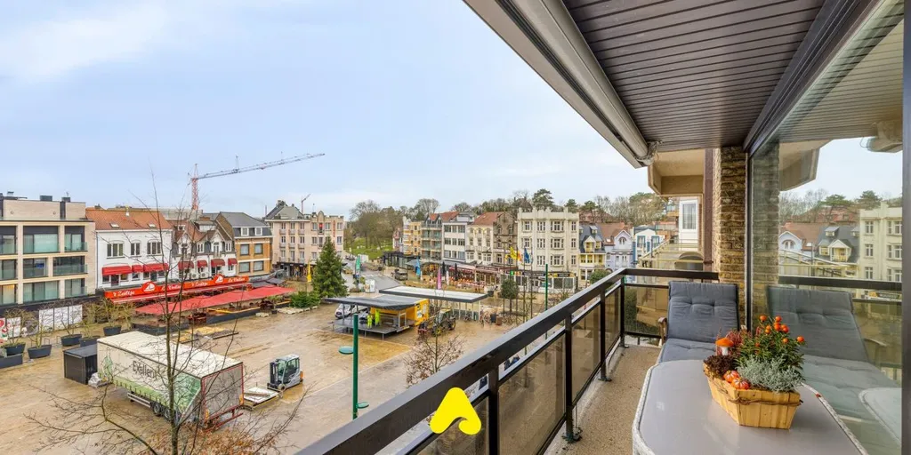 Balcon - Appartement Central avec Vue sur la Place à De Panne