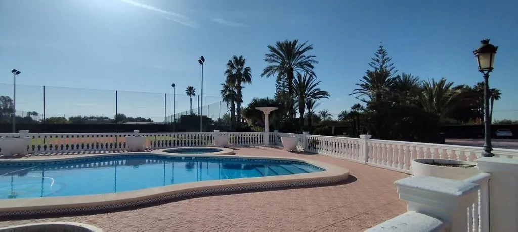 Bassein - Luxury Villa with Pool in Elche