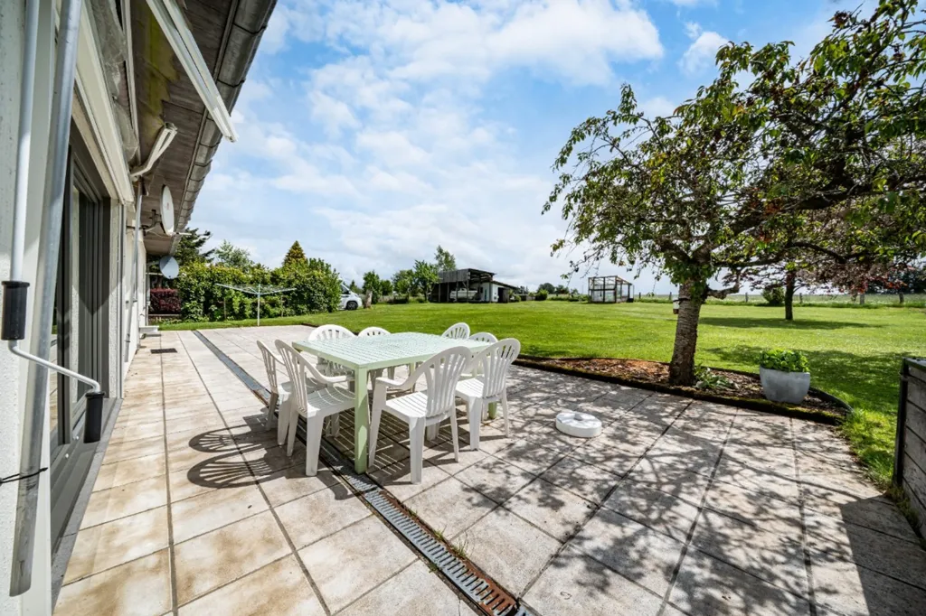 Terrazza - Detached House on 54-acre Plot in Green Setting