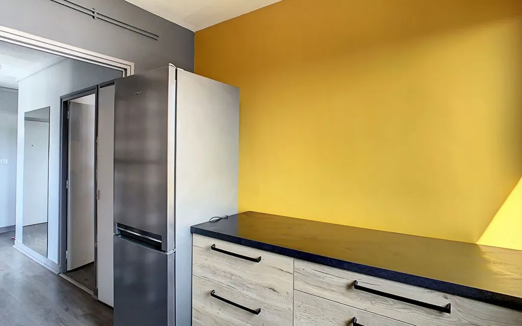 Cuisine - Appartement avec Vue sur Aurillac au 3ème Étage