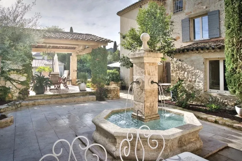 Aed - Elegant Stone House with Pool on Uzès Outskirts
