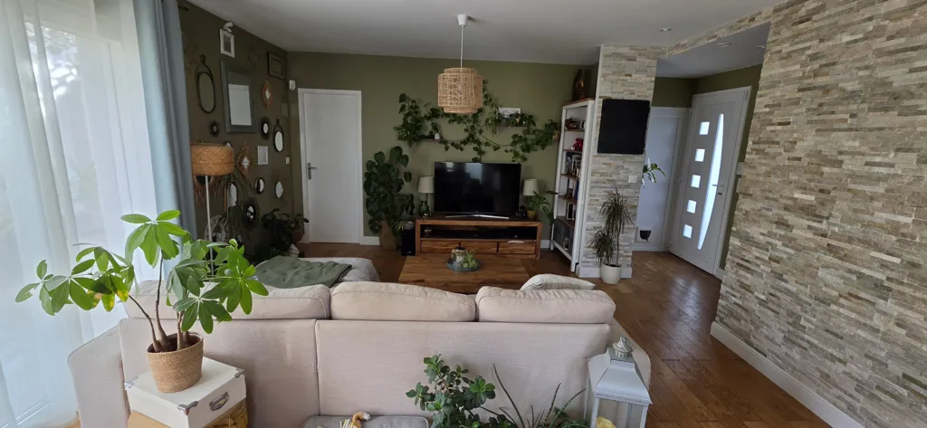 Living Room - Villa with Pool and Garden in Candillargues