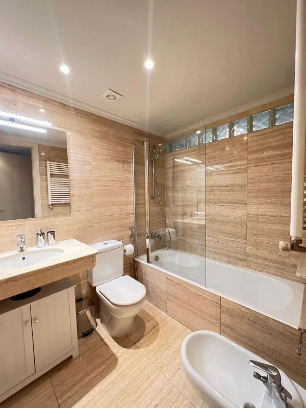 Vannitoad - Furnished Flat with Balcony in Aribau/Diagonal, Barcelona