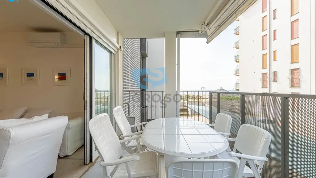 Balcon - Seafront Apartment with Private Beach in Jesolo