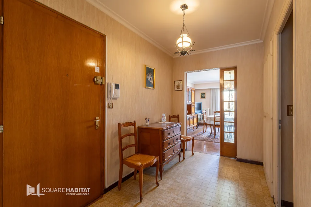 Hallway - Renovable 3-Bedroom Apartment in Annemasse