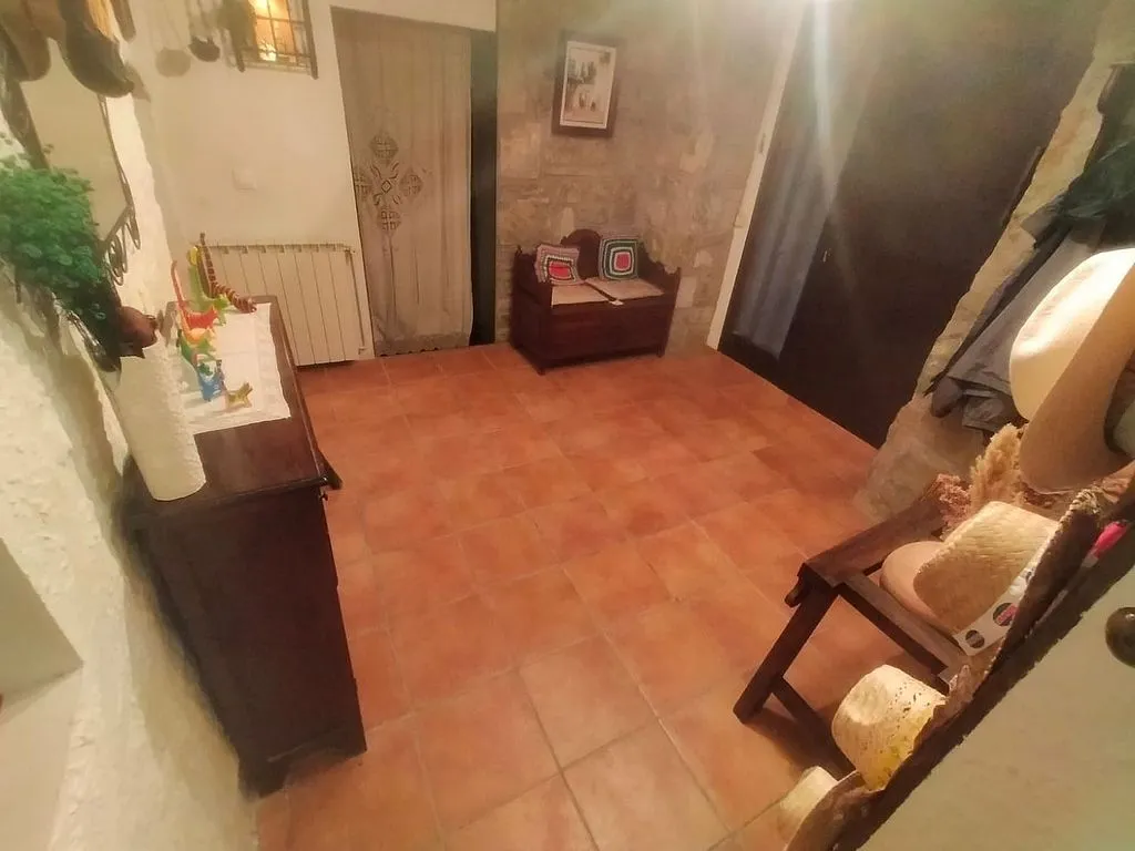 Esik - Sunny Terraced House with Views in Cubells
