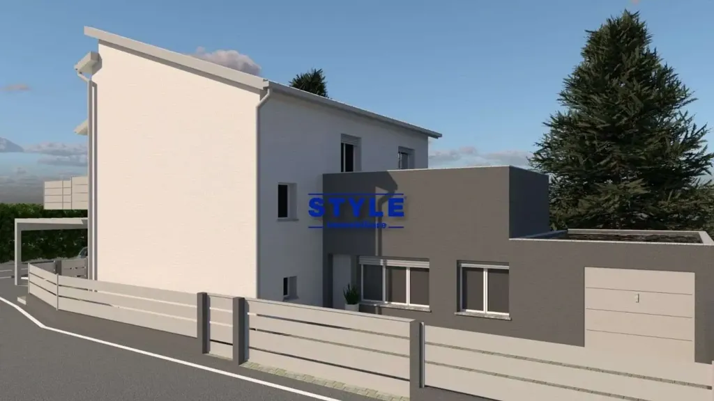 Rear-Facing Apartment with Solar Panels in Dolo