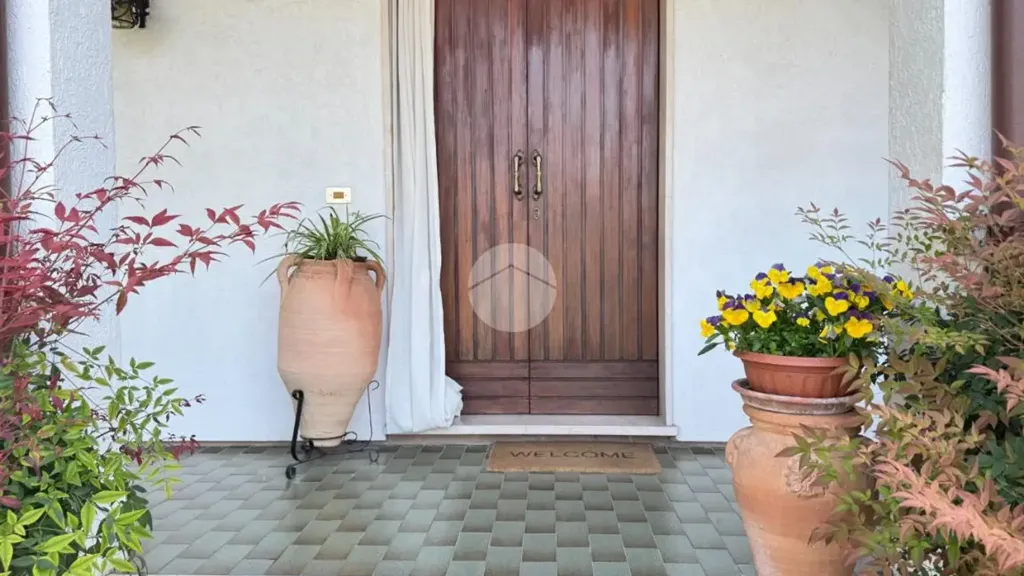 Hallway - Terraced Villa with Garden in Marcaria