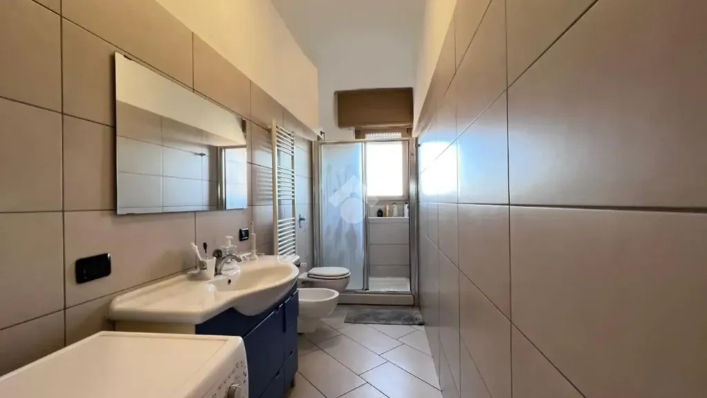 Bagni - Rustic Trilocale with Balcony in Cambiago
