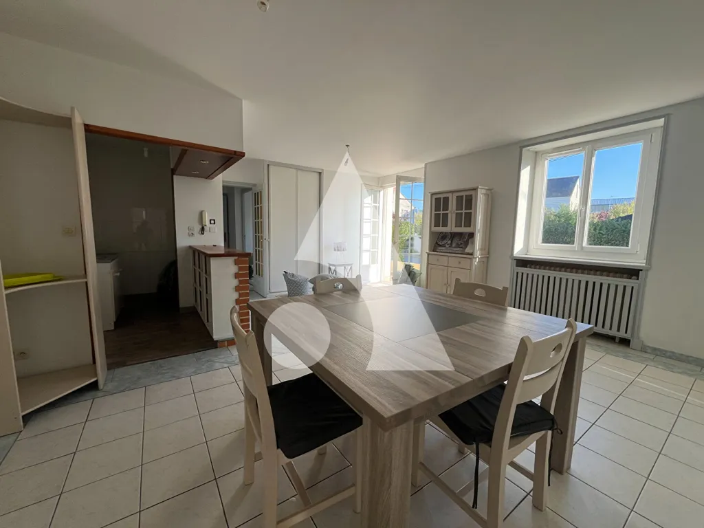 Salle à manger - Appartement avec Terrasse à Chalonnes Gare